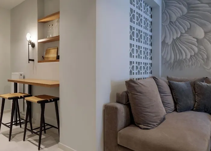 Azalea Luxury Apartment